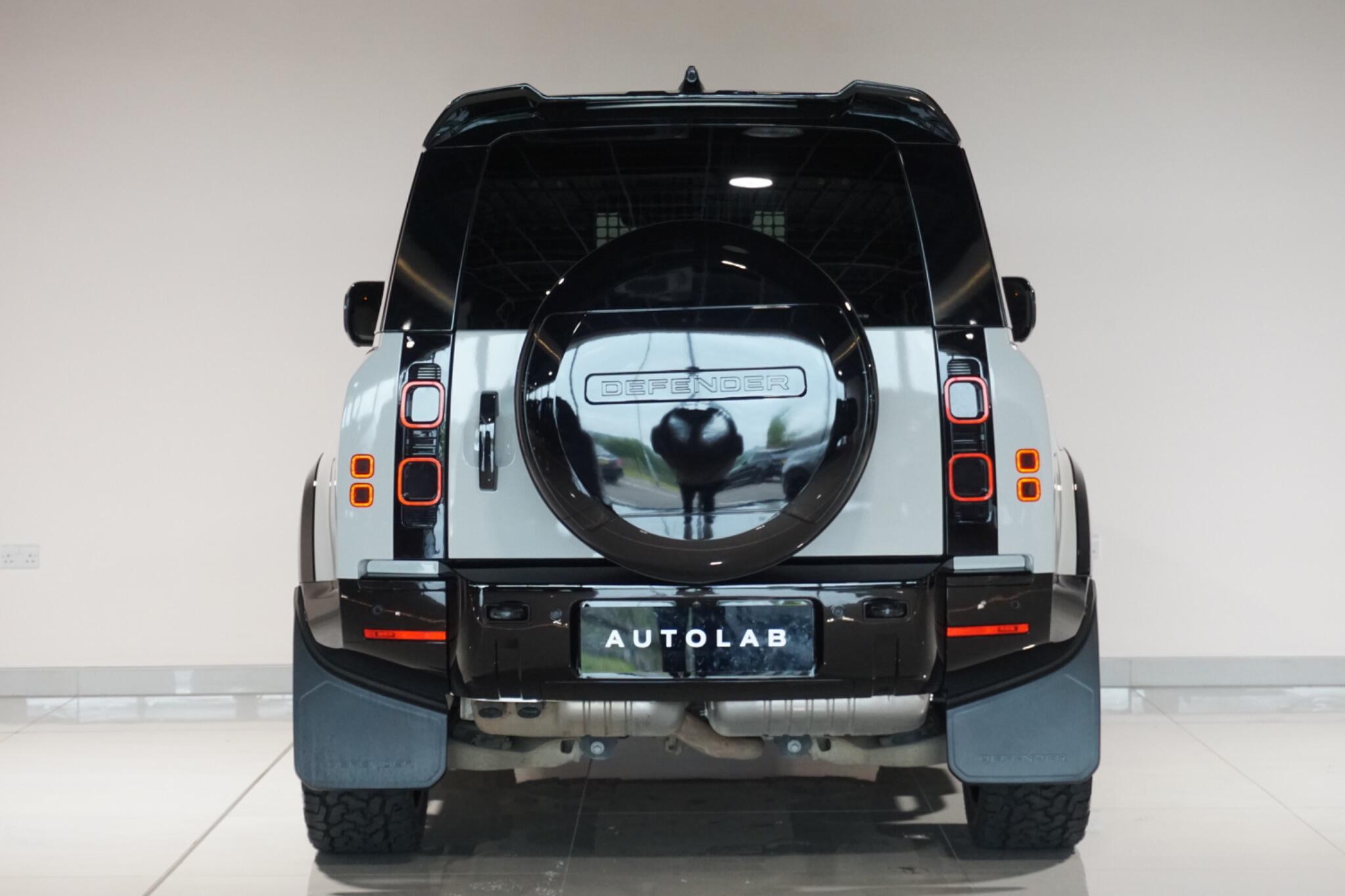 Land Rover Defender 90 3.0 D300 MHEV X-Dynamic HSE Hard Top SUV 3dr Diesel Auto 4WD SWB Euro 6 (s/s) (300 ps)